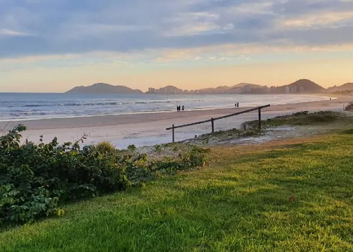 Apartamento PRAIA do TOMBO - Guarujá
